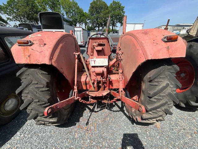 1963 internationale vintage tractor - afbeelding 18 van  22