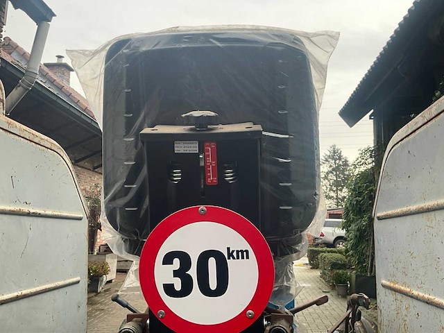 1965 ford 500 oldtimer tractor - afbeelding 24 van  33