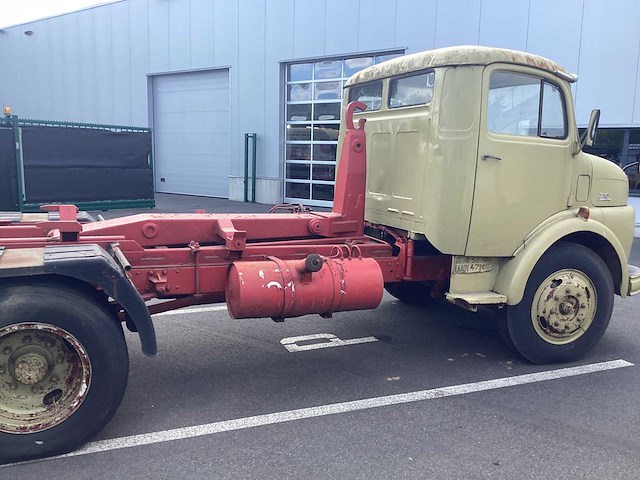 1965 mercedes-benz 710 - oldtimer vrachtwagen - afbeelding 9 van  15