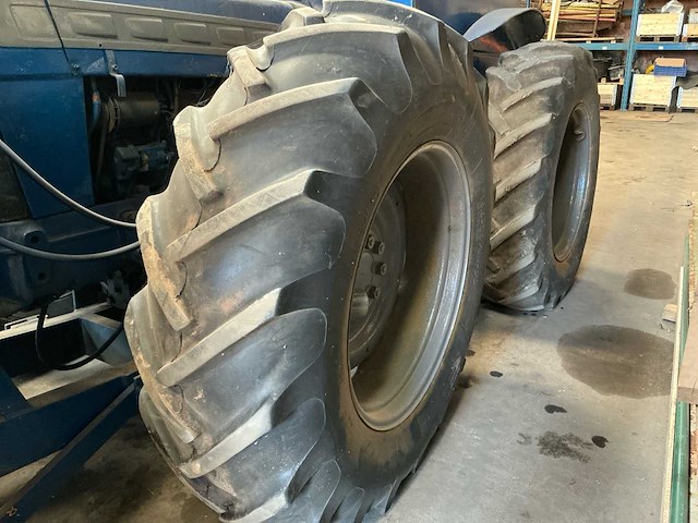 1966 county 654 oldtimer tractor - afbeelding 18 van  28
