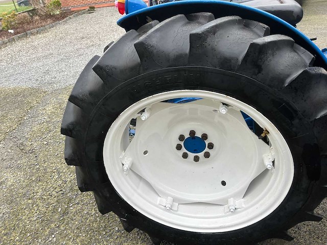 1966 ford dexta tractor antiek - afbeelding 2 van  22