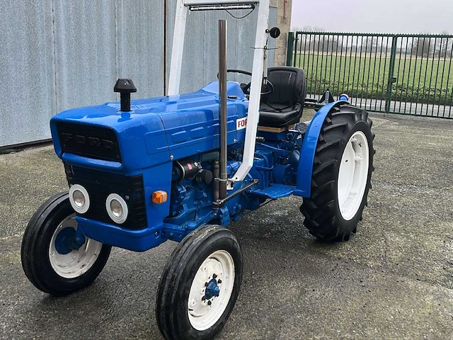 1966 ford dexta tractor antiek - afbeelding 1 van  22