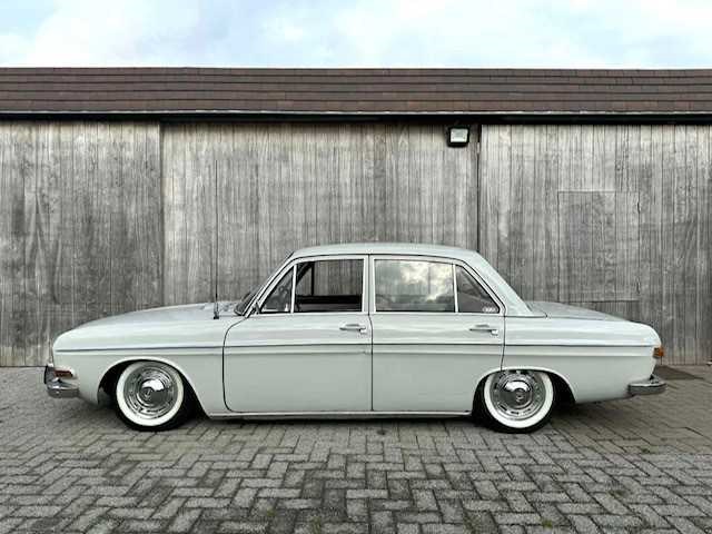 1967 audi 60 - oldtimer - afbeelding 10 van  12