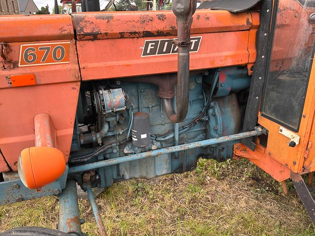 1968 fiat 670 oldtimer tractor - afbeelding 11 van  12