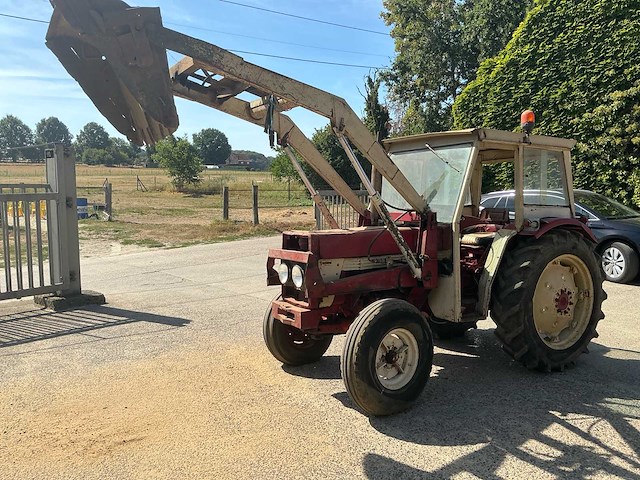 1968 international harvester 624 oldtimer tractor - afbeelding 1 van  17