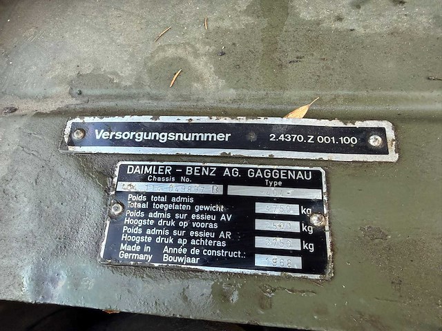 1968 mercedes benz unimog 404 legervoertuig - afbeelding 2 van  2