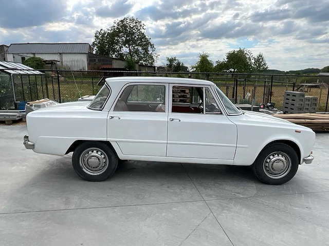 1969 alfa romeo giulia 1300 ti - oldtimer - afbeelding 23 van  44
