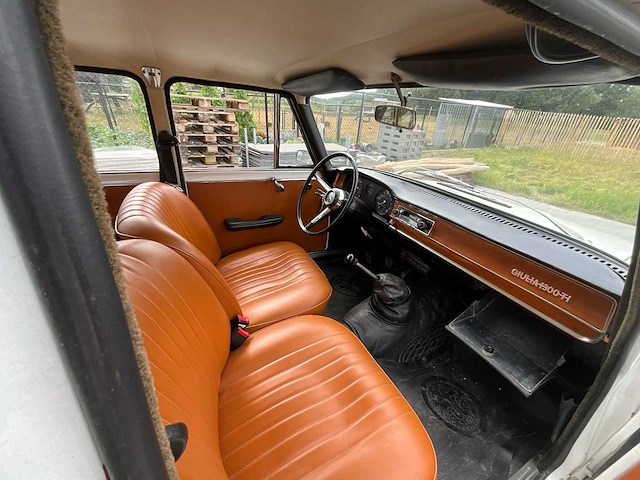 1969 alfa romeo giulia 1300 ti - oldtimer - afbeelding 22 van  44