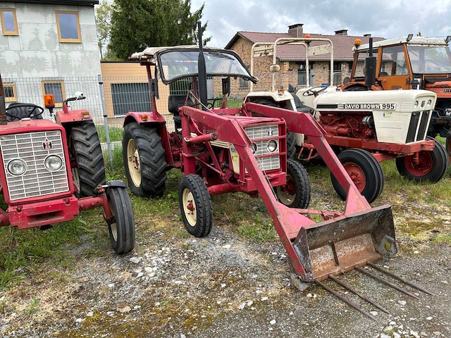 1969 mccormick 353 oldtimer tractor - afbeelding 6 van  12