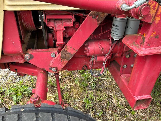 1969 mccormick 353 oldtimer tractor - afbeelding 3 van  3