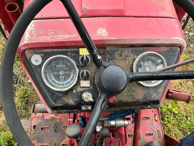 1969 mccormick 353 oldtimer tractor - afbeelding 12 van  12