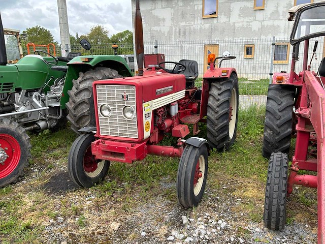 1970 mccormick 353 oldtimer tractor - afbeelding 1 van  15
