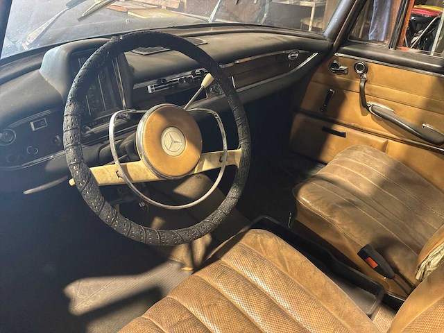 1970 mercedes-benz 220 se oldtimer - afbeelding 18 van  19