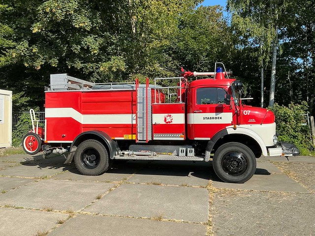 1971 mercedes-benz laf 1113 4x4 brandweerwagen - afbeelding 51 van  53