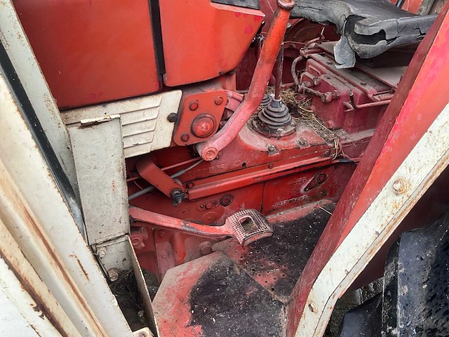 1972 mccormick 724 landbouwtractor - afbeelding 3 van  27