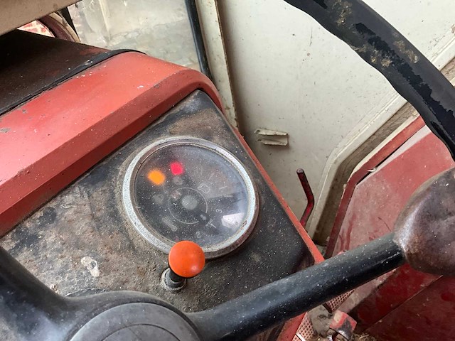 1972 mccormick 724 landbouwtractor - afbeelding 8 van  27