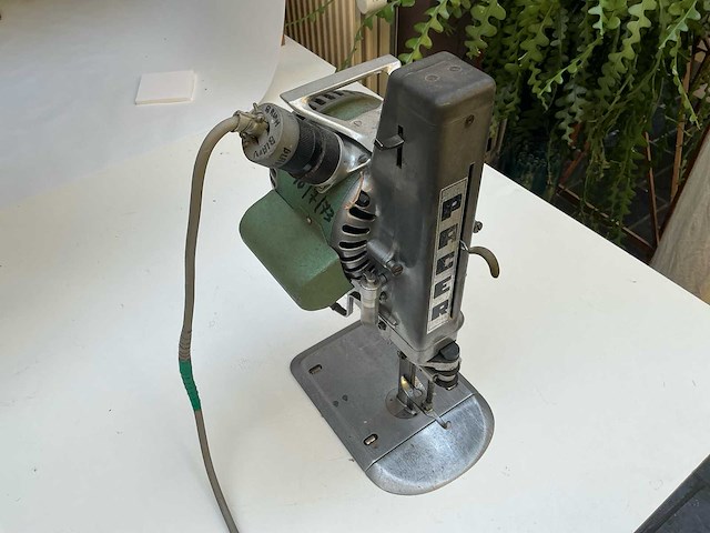 1973 wolf matrassnijder - afbeelding 2 van  7