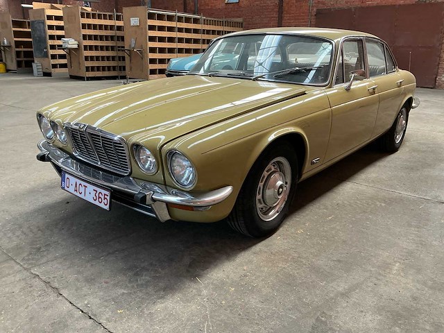 1974 - jaguar - 28 xj 6 - oldtimer - afbeelding 1 van  22