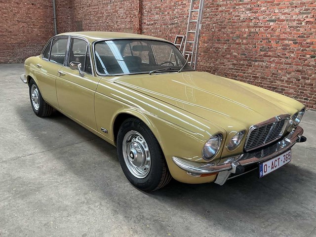 1974 - jaguar - 28 xj 6 - oldtimer - afbeelding 16 van  22