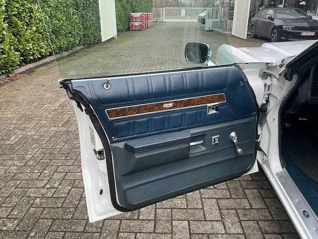 1974 chevrolet impala sedan oldtimer - afbeelding 3 van  19