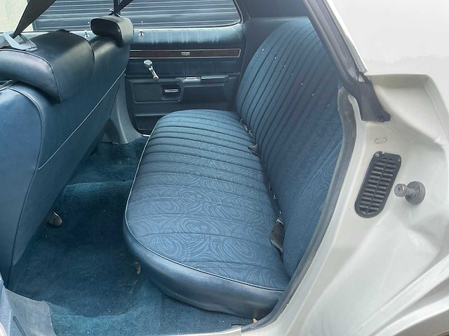 1974 chevrolet impala sedan oldtimer - afbeelding 8 van  19