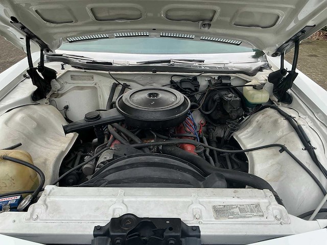 1974 chevrolet impala sedan oldtimer - afbeelding 9 van  19