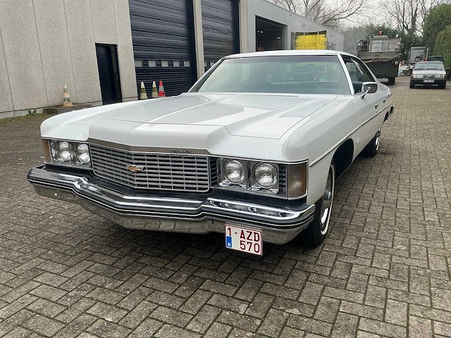 1974 chevrolet impala sedan oldtimer - afbeelding 1 van  19