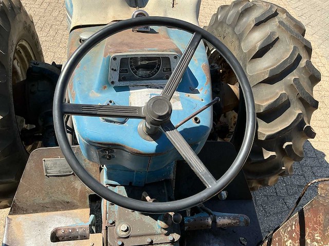 1974 county 1004 / 6f oldtimer tractor - afbeelding 9 van  25