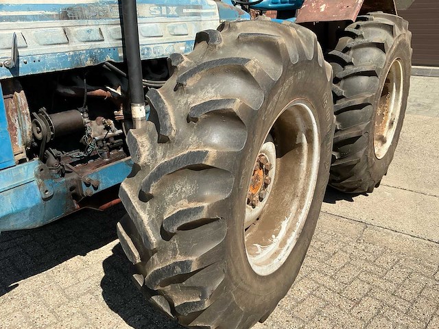 1974 county 1004 / 6f oldtimer tractor - afbeelding 15 van  25