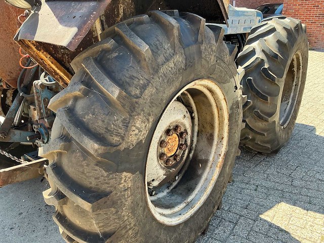 1974 county 1004 / 6f oldtimer tractor - afbeelding 18 van  25