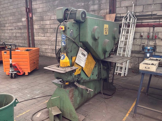 1974 muhc une bender kbl80-40 pons- en knipmachine - afbeelding 4 van  10