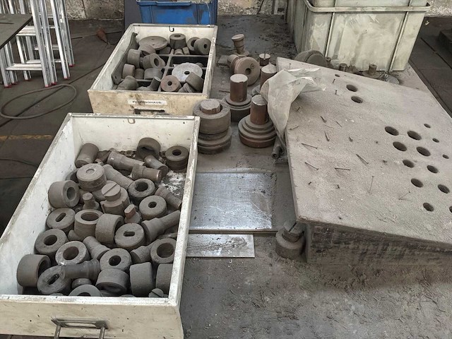1974 muhc une bender kbl80-40 pons- en knipmachine - afbeelding 6 van  10