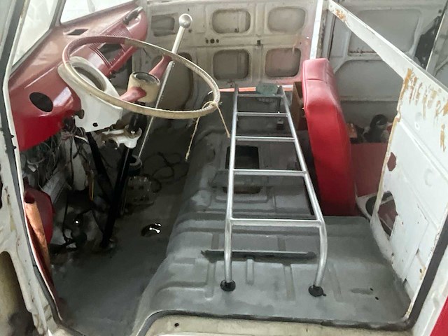 1974 volkswagen kombi oldtimer - afbeelding 6 van  31