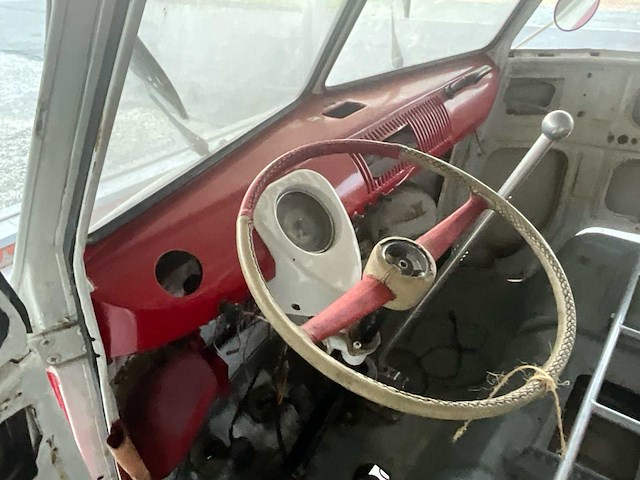 1974 volkswagen kombi oldtimer - afbeelding 9 van  31