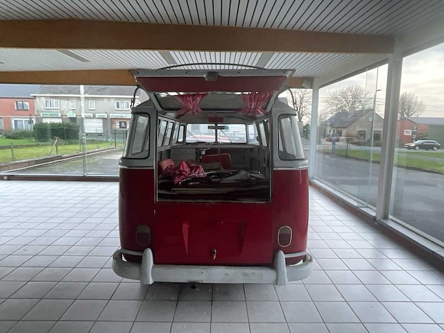 1974 volkswagen kombi oldtimer - afbeelding 26 van  31