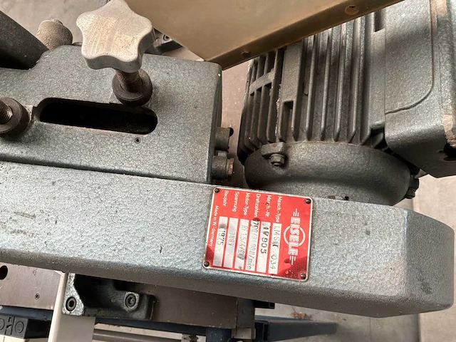 1975 oude dubbelkop kettingzaag/zaag voor aluminium profielen - afbeelding 6 van  10