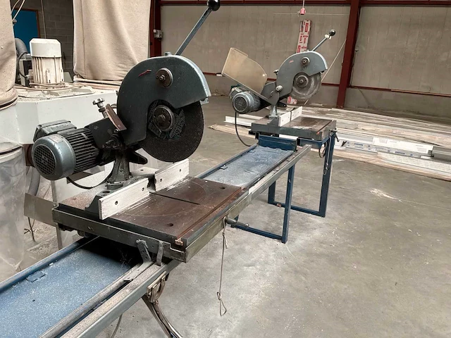 1975 oude dubbelkop kettingzaag/zaag voor aluminium profielen - afbeelding 10 van  10