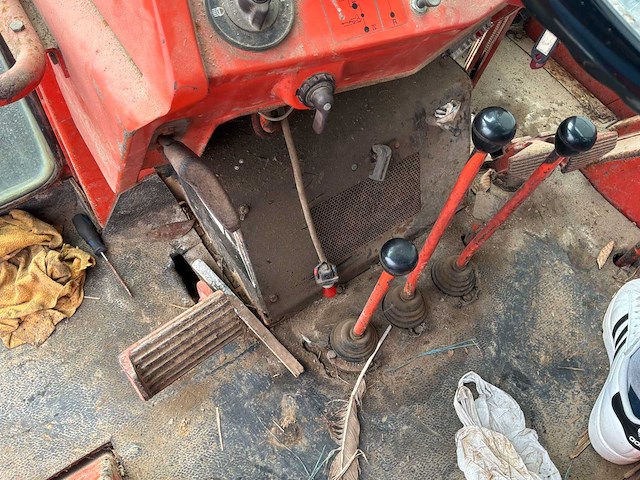 1975 renault 951 antieke tractor - afbeelding 10 van  32