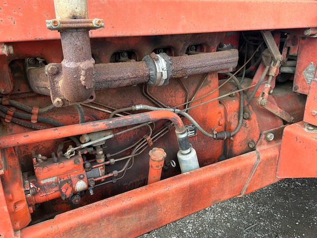 1975 renault 951 antieke tractor - afbeelding 16 van  32