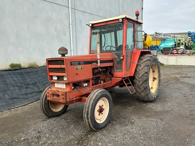 1975 renault 951 antieke tractor - afbeelding 1 van  29