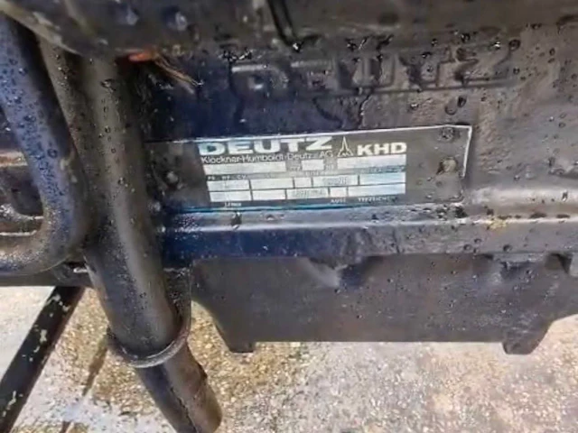 1976 deutz d4506-s oldtimer met achtergemonteerde hefmast - afbeelding 9 van  9