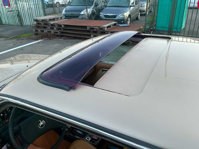 1976 mercedes 280ce oldtimer personenauto - afbeelding 9 van  22
