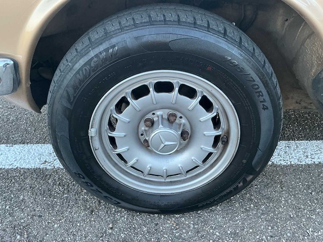 1976 mercedes 280ce oldtimer personenauto - afbeelding 13 van  22