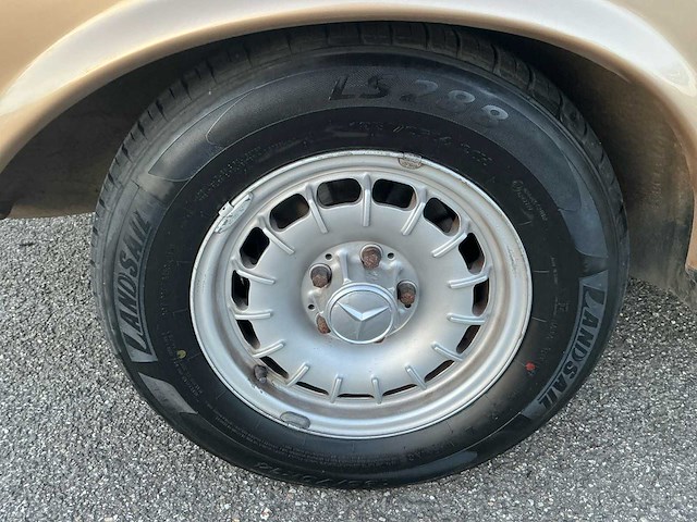 1976 mercedes 280ce oldtimer personenauto - afbeelding 15 van  22