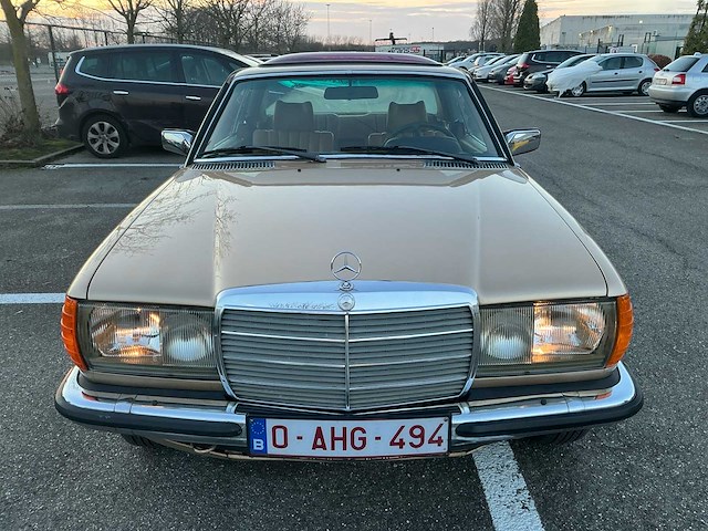 1976 mercedes 280ce oldtimer personenauto - afbeelding 21 van  22