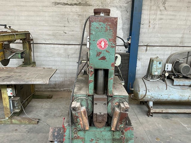 1976 veenstra pb 26 buizenbuigmachine - afbeelding 2 van  7