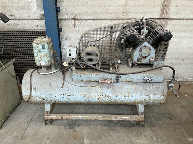 1977 boge 675-25/250 luchtcompressor - afbeelding 1 van  5