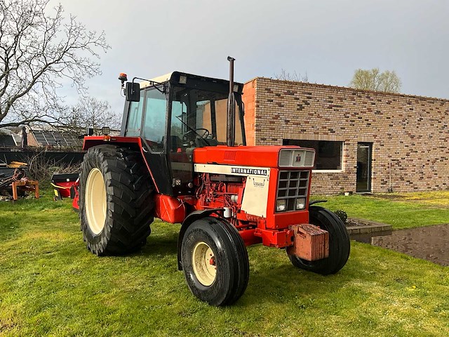 1978 international tweewielaangedreven landbouwtractor - afbeelding 12 van  17