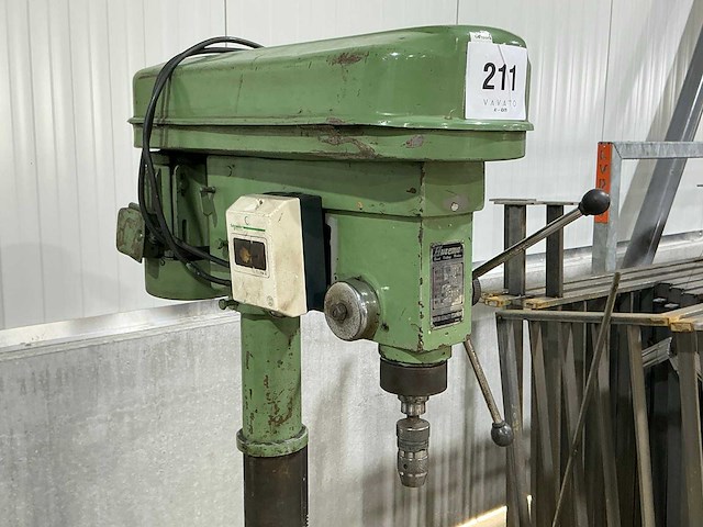 1979 huvema hu 30p kolomboormachine - afbeelding 1 van  5