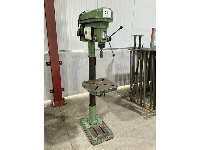 1979 huvema hu 30p kolomboormachine - afbeelding 2 van  5